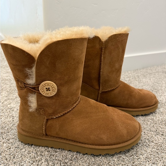 Bailey Button Ugg Australia Boots - Picture 2 of 13